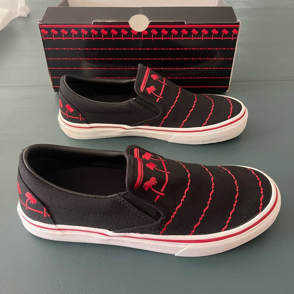 Vans men’s sz 8 NWT never worn Black and Red IN N OUT Slip-On Sneakers